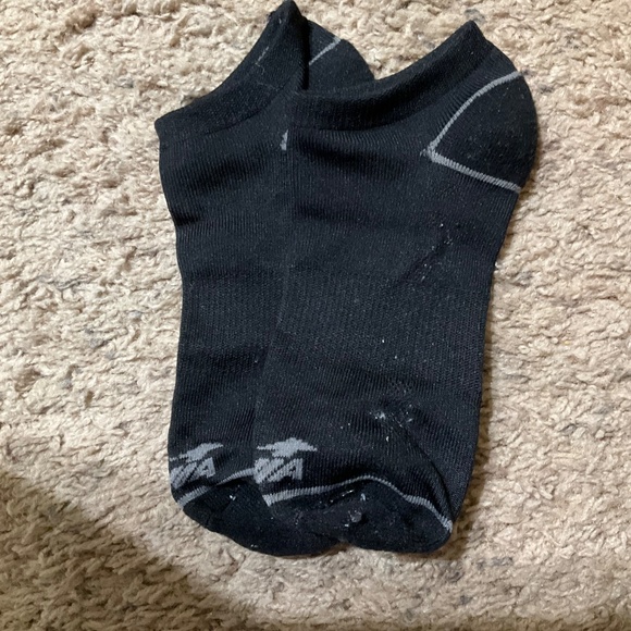 A Variety Bundle of Preloved Socks AVIA Socks - Picture 8 of 15